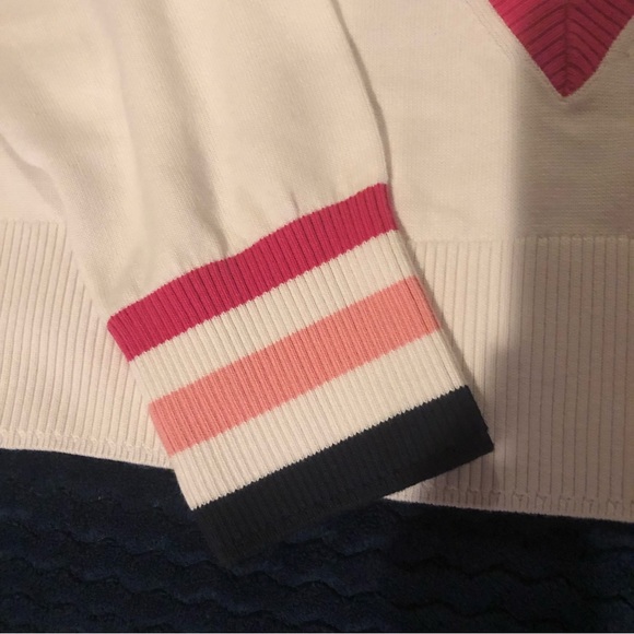 NWT Tommy Hilfiger Cropped V neck collegiate sweater Large - Picture 4 of 6